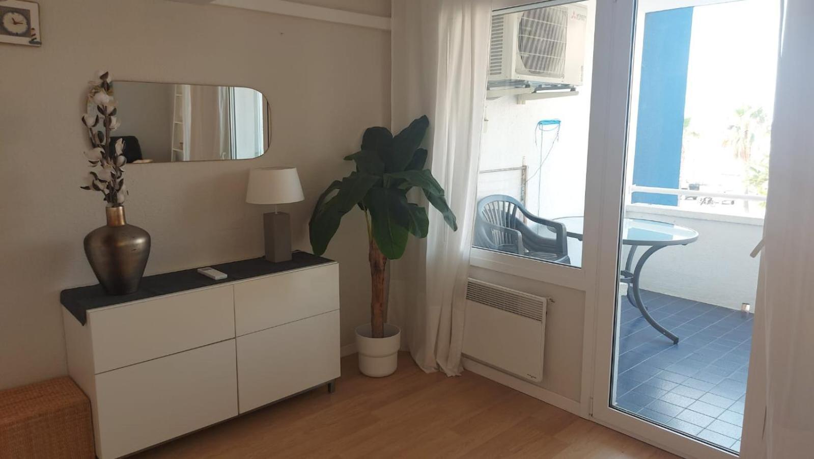 1ª Linea Reformado Y Frente Al Puerto Deportivo Firmamos Contrato Si El Cliente Lo Solicita Aunque Es Necesario Hacer La Reserva Para Poder Comunicarse L'L'Hospitalet de l'Infant Zewnętrze zdjęcie